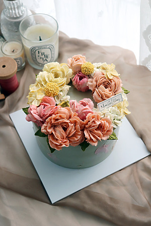 Anniversary Cakes 2 Anniversary Cakes 1
